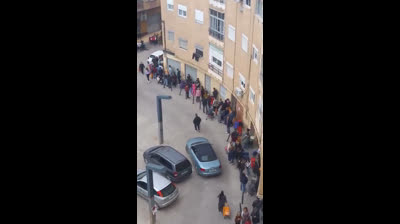 INDIGNANTE | Colas del hambre en uno de los municipios más afectados por la riada del 29/O