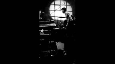 New Order: El sonido que marcó una era y sigue conquistando generaciones